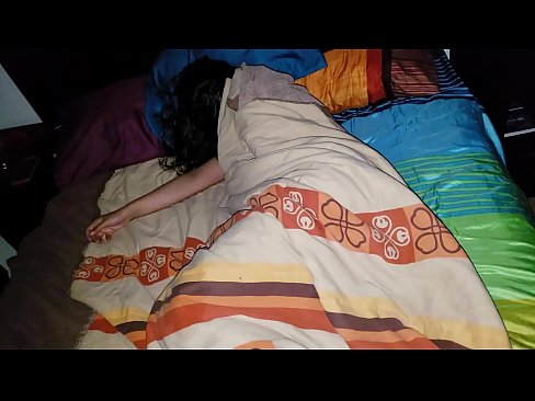 ❤️ Stepson rimprovera a so ghjovana matrigna mentre dorme. Video anale à noi % co.oblogcki.ru%